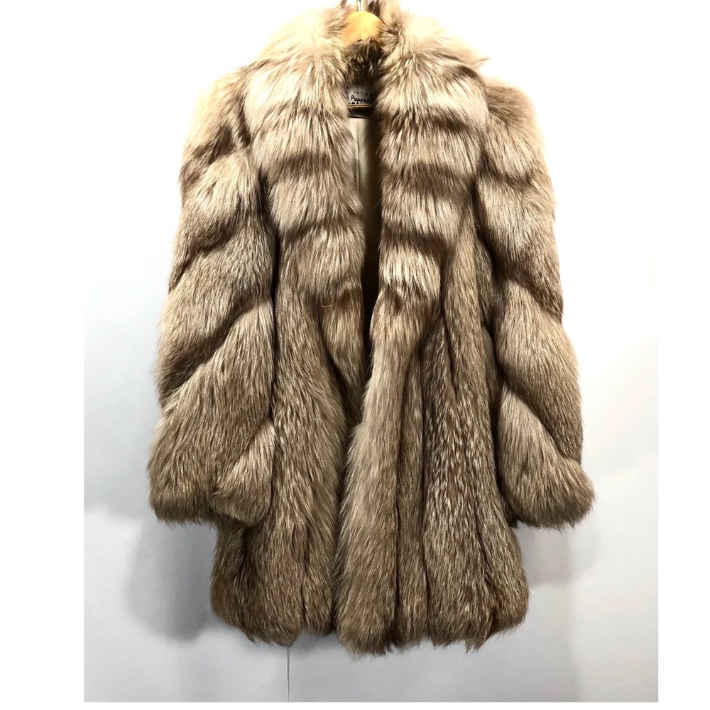 John Pappas Furs Sayville New York sz L